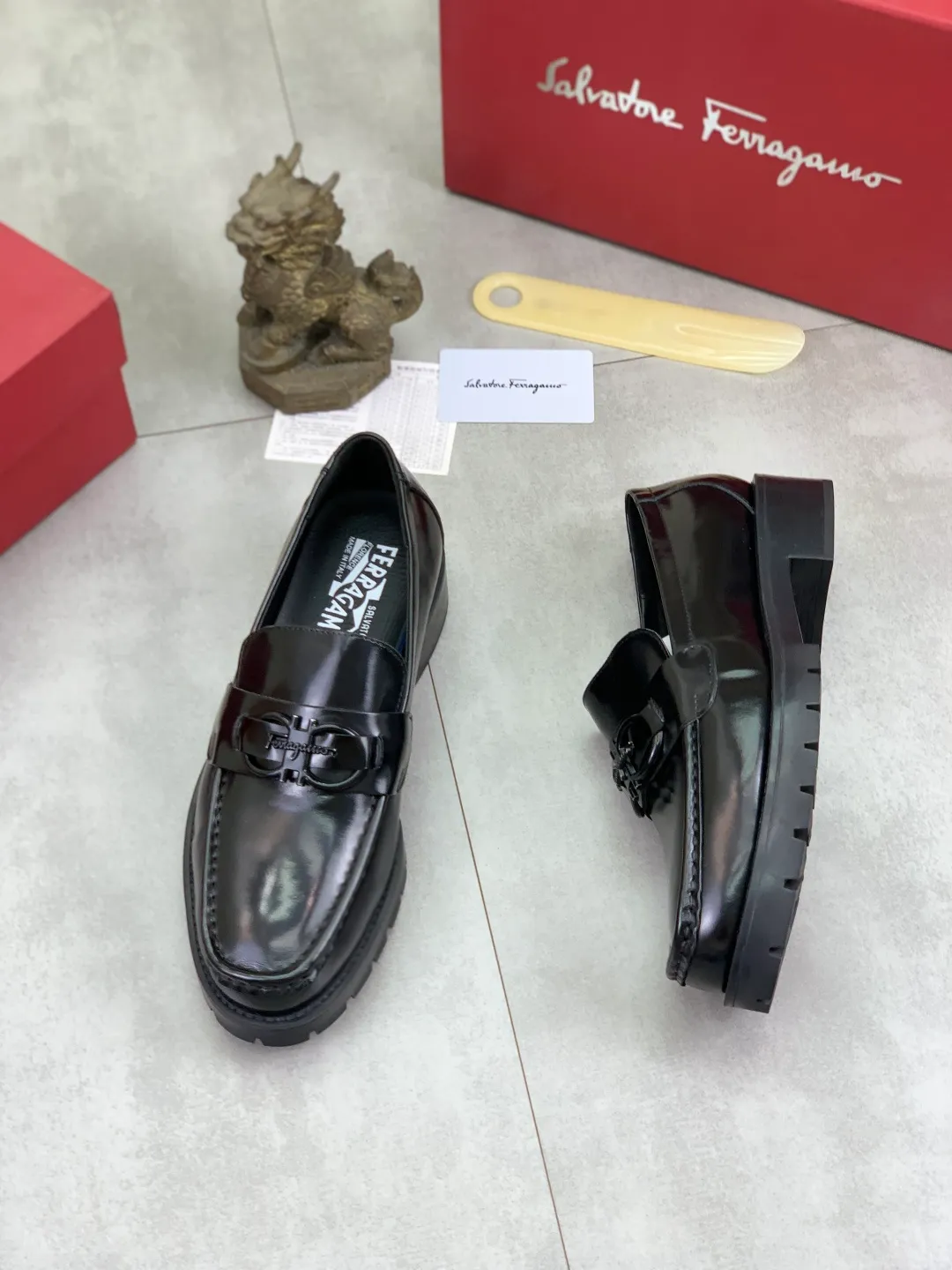 Men's Men's Shoes 💰P480💰[New Style] Water-dyed Niuli 🆘[Salvatore Ferragamo] Ferragamo's latest casual business leather shoes for men! Listed simultaneously! The fabric is made of specially imported original calfskin, and the interior is made of imported water-dyed cowhide. It is absolutely luxurious and leads the fashion trend. Matching code: 38-44 (45 and 46 can be customized) Multiple colors available